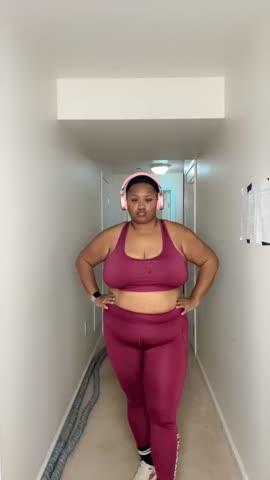 Crimson Motion Leggings - Customer Photo From Evelyn Murray