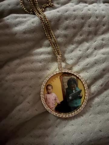 LARGE 3D CIRCLE CUSTOM PICTURE PENDANT - Customer Photo From Antonio M.