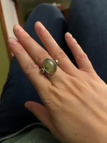 AlaDune™ Oval Crystal Fidget Ring - Customer Photo From Rebecca D.