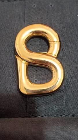Signature Everyday Brooch - Gold - Customer Photo From Dita Y.