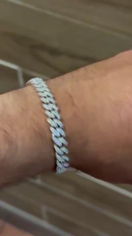 925S & VVS Moissanite 8.5MM Cuban Bracelet - Customer Photo From Gee